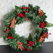 Guirlanda de Natal decorada com fita e Bolinha vermelha para decoração natalina porta