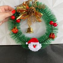 Guirlande de natal decorada com bolas e sinos decorativa de pendurar