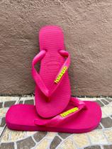 Havaianas top rosa + pingente placa lima