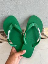 Havaianas top verde pátria+ pingente placa branca