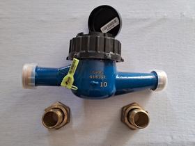 Hidrômetro Multijato 1'' DN 25 x 10m³ com conexões.