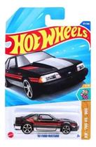 Hot Wheels 92 Ford Mustang Hyy68