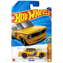 Hot Wheels Básico Mattel HW '70's vs '90 BMW 2002 (Lote F - 2025)