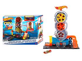 Hot Wheels City Super Twist Loja de Pneus Playset, Girar A chave para fazer os carros viajarem pelos pneus, inclui 1 carro, presente para crianças de 4 a 8 anos