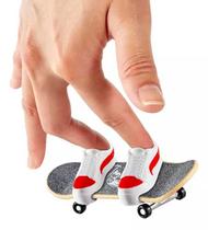 Hot wheels Skate Dedo Pack com 4 Fingerboards & Shoes Mattel
