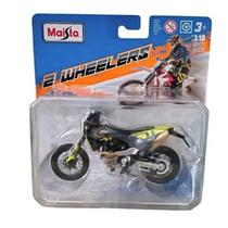 Husqvarna 701 Supermoto 1/18 Maisto 35300