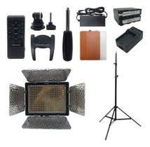 Iluminador de LED Yongnuo YN300 III 300 LEDs Bicolor com Fonte Bivolt, Bateria NPF970 7200mAh, Carregador Simples e Tripé 2m Iluminador de LED Yongnuo YN300 III 300 LEDs Bicolor com Fonte Bivolt, Bateria NPF970 7200mAh, Carregador Simples e Tripé 2m