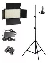 Iluminador Led 600 Com Tripé Fonte Bicolor Cor da estrutura Preto 110V/220V Iluminador Led 600 Com Tripé Fonte Bicolor Cor da estrutura Preto 110V/220V