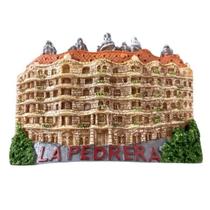 Ímã de geladeira feito à mão em resina 3D La Pedrera Barcelona