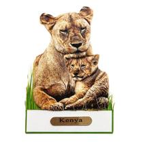 Ímã de geladeira Kenyas Souvenir 3D Resin Lioness com design de filhote