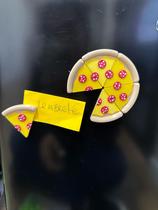 Imã De Geladeira Pizza 6 Fatias Divertida Imã De Geladeira Pizza 6 Fatias Divertida