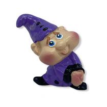 Imagem Duende Dundo Lilás Escultura Resina 07 Cm Imagem Duende Dundo Lilás Escultura Resina 07 Cm