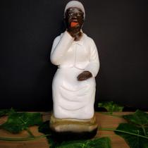 Imagem em gesso preta velha mãe maria roupa branca 18cm - CASA FÉ