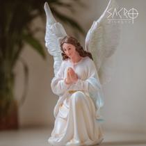 Imagem Santo Anjo Adorador Rezando 25cm Resina Importado