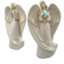 Imagem Santo Catolico Segurando Relicario Nossa Senhora de Lourdes Anjo da Guarda Homenagem Casamentos Noivados Oração Devoção Igreja Capela Divino