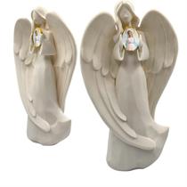 Imagem Santo Catolico Segurando Relicario Rainha da Paz Anjo da Guarda Homenagem Casamentos Noivados Oração Devoção Igreja Capela Divino