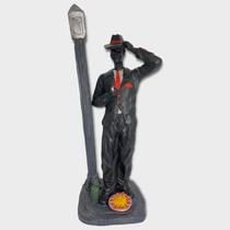 Imagem Zé Pelintra No Poste Com Terno Preto Resina 28 Cm