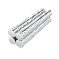 Ímãs de neodímio JIUMAG N35 7 mm x 2 mm 100 unidades Ímãs de neodímio JIUMAG N35 7 mm x 2 mm 100 unidades