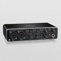 Interface de áudio Behringer U-phoria UMC204HD