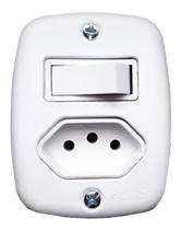 Interruptor 1 Tecla Simples + Tomada 3 Pinos 10a Externa Sobrepor Branco Interruptor 1 Tecla Simples + Tomada 3 Pinos 10a Externa Sobrepor Branco
