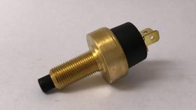 Interruptor luz freio mb 709 1518 1618 0400 sprinter