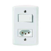 Interruptor Paralelo + Tomada 10a Lux2 Tramontina - Branco - Kit Com Parafusos Interruptor Paralelo + Tomada 10a Lux2 Tramontina - Branco - Kit Com Parafusos