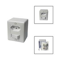 Interruptor Simples 1 Tecla Com Tomada 3 Pinos 6/10A 250V Interruptor Simples 1 Tecla Com Tomada 3 Pinos 6/10A 250V