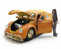 Jada Fusca Transformers Com Figura Bumblebee - Escala 1/24