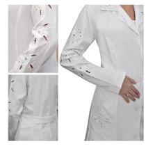 Jaleco Feminino Branco Bordado Avental Microfibra gabardine Jaleco Feminino Branco Bordado Avental Microfibra gabardine