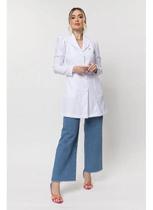 Jaleco Feminino Branco Marta Gabardine Manga Longa Gola Blazer ou V Confortável Levemente Acinturado Profissional Medicina Estética Enfermagem