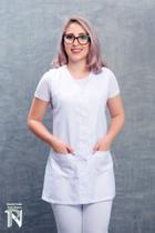 Jaleco feminino cavado branco, confeccionado em gabardine.