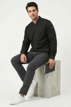 Jaqueta Bomber Masculina em Suede King e Joe Jaqueta Bomber Masculina em Suede King e Joe