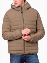 Jaqueta Calvin Klein Masculina Hoodie Matelassê Sherpa Cáqui Jaqueta Calvin Klein Masculina Hoodie Matelassê Sherpa Cáqui