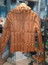 Jaqueta com capuz removível