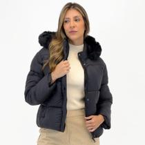 Jaqueta Dyordhana Curta Puffer em Nylon com Capuz Feminina Jaqueta Dyordhana Curta Puffer em Nylon com Capuz Feminina