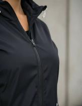 Jaqueta feminina corta vento c/ capuz em elastano academia Tamanho:5XLCOR:PRETO