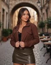 Jaqueta Feminina Jeans Marrom ESCURO com Detalhe em Botão Forrado Jaqueta Feminina Jeans Marrom ESCURO com Detalhe em Botão Forrado