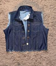 Jaqueta jeans feminina bem versátil Jaqueta jeans feminina bem versátil