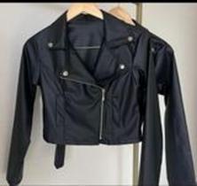 Jaqueta material sintético Feminina com Zíper na Frontal