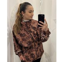 Jaqueta Parka Corta Vento Feminina com Forro e Estampa P ao G - Onça Marrom Jaqueta Parka Corta Vento Feminina com Forro e Estampa P ao G - Onça Marrom