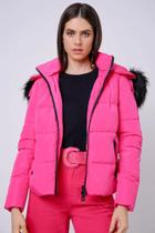 Jaqueta pink nylon puffer over canal