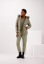 Jaqueta puffer alongada com forro pelo capuz lunender 66293