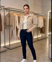 Jaqueta Sarja Feminina Cropped Ajustada Bege Moderna 2244 Jaqueta Sarja Feminina Cropped Ajustada Bege Moderna 2244