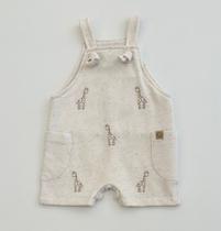 Jardineira Bebê Grow Up Estampa Girafa Safari Bege Com Bolsos Passeio Verão Jardineira Bebê Grow Up Estampa Girafa Safari Bege Com Bolsos Passeio Verão