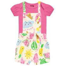 Jardineira bebê off white estampada e body rosa Fakini Jardineira bebê off white estampada e body rosa Fakini