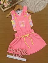 Jardineira Infantil Kukiê Verão Rosa Ursinha com Cropped Floral Jardineira Infantil Kukiê Verão Rosa Ursinha com Cropped Floral