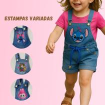 Jardineira Jeans Short Infantil Menina Estamapas Variadas dia das crianças Labubu stitch Jardineira Jeans Short Infantil Menina Estamapas Variadas dia das crianças Labubu stitch