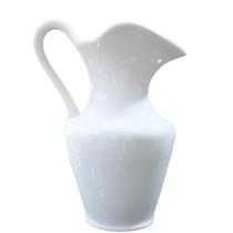 Jarra Clássica de Porcelana Branca para Leite, Sucos e Bebidas - 1,750ml
