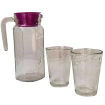Jarra Vidro c/ Tampa Plástico 19x8cm Jogo 2 Copos Jarra Vidro c/ Tampa Plástico 19x8cm Jogo 2 Copos