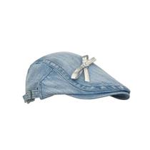 Jeans feminino de boné plano com bordado de laço prateado Jeans feminino de boné plano com bordado de laço prateado